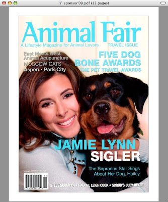 Entourage Star poses with girlf...